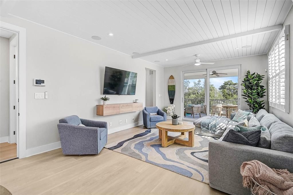 Interior, Living room, Recessed Lighting, Wood Texture Flooring