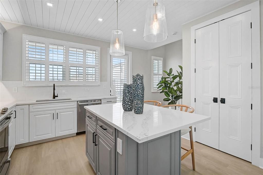 Interior, Kitchen, Pendant Lights, Recessed Lighting, Wood Texture Flooring
