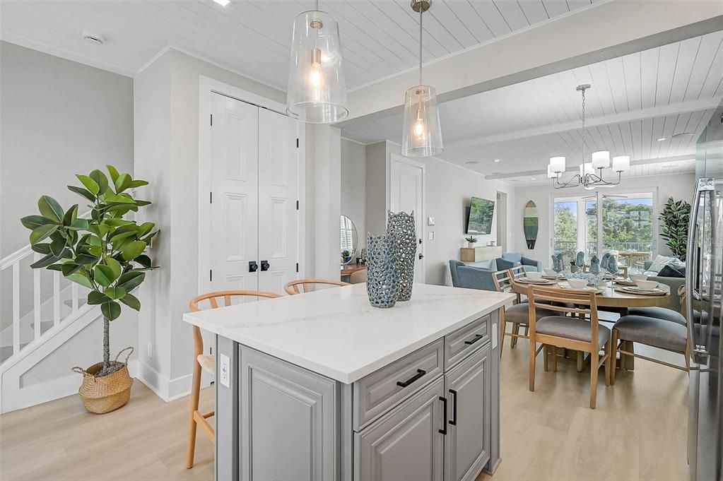 Chandelier, Dining room, Interior, Pendant Lights, Recessed Lighting, Wood Texture Flooring