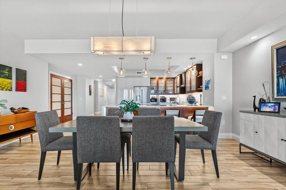 Dining room, Interior, Kitchen, Pendant Lights, Recessed Lighting, Wood Texture Flooring