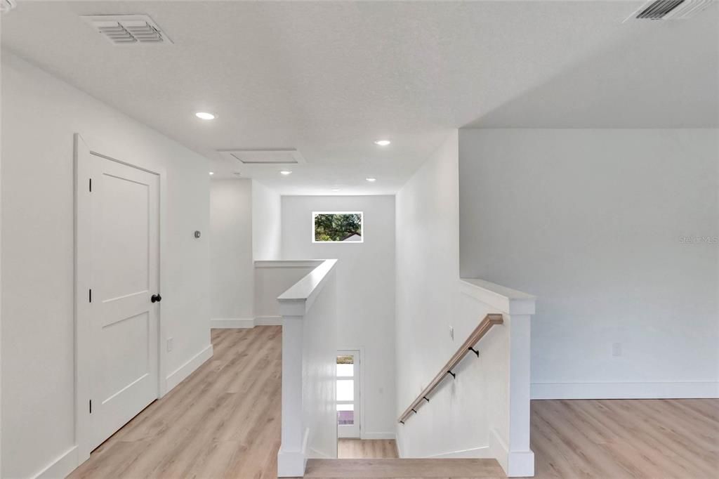 Interior, Recessed Lighting, Wood Texture Flooring