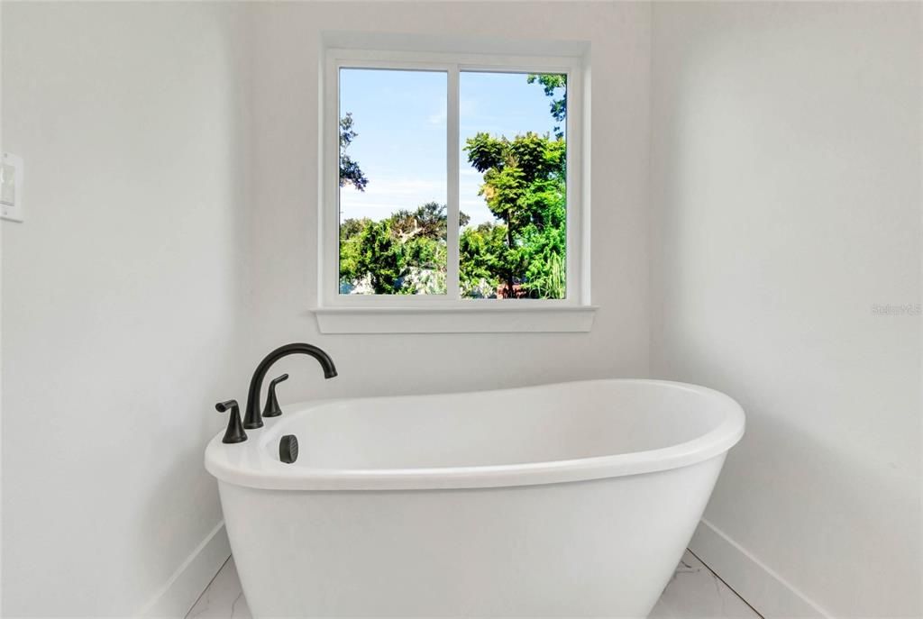 Bathroom, Free Standing Baths, Interior