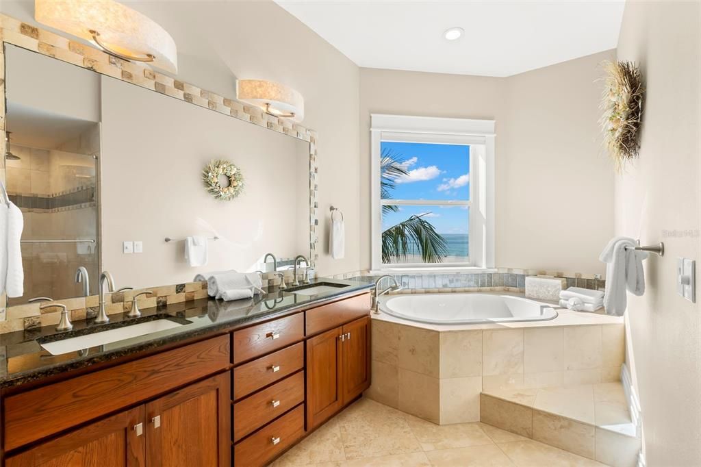 Bathroom, Dual Sink Vanities, Interior, Recessed Lighting, Water