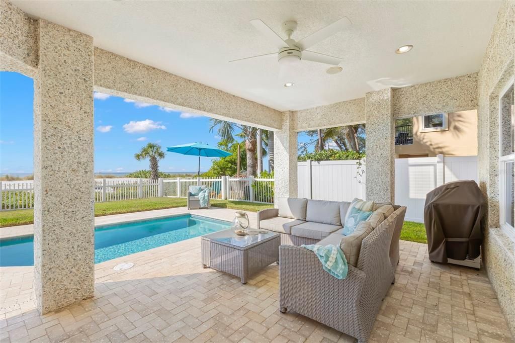 Exterior, Pool, Recessed Lighting