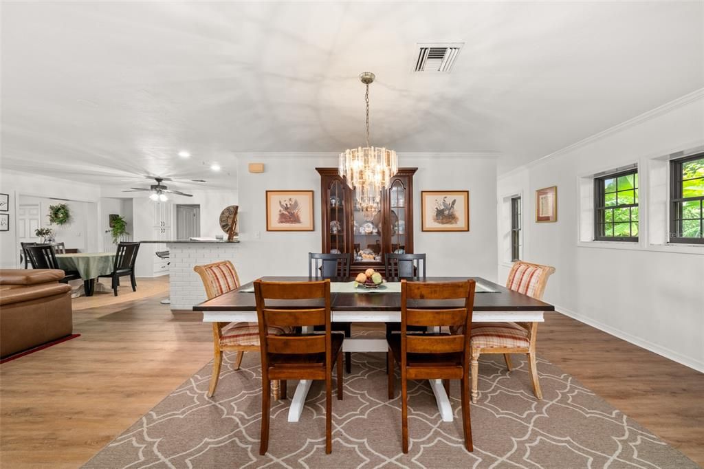 Chandelier, Dining room, Interior, Recessed Lighting, Wood Texture Flooring