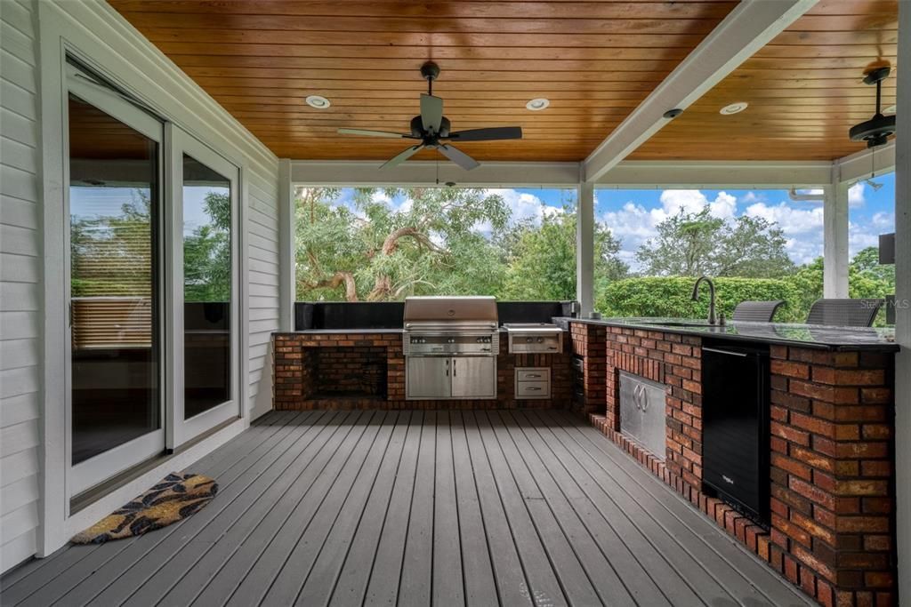 Exterior, Outdoor Kitchen