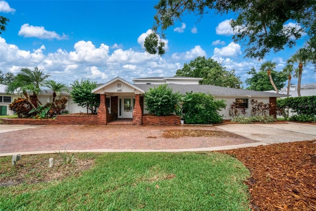 Backyard, Exterior, Facade, Brick Facade, Ranch