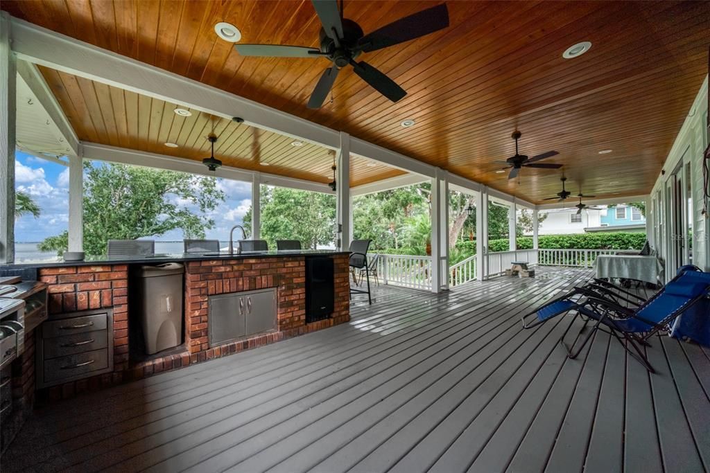 Exterior, Outdoor Kitchen