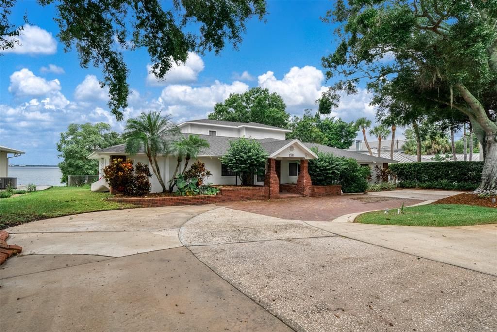 Backyard, Exterior, Facade, Ranch