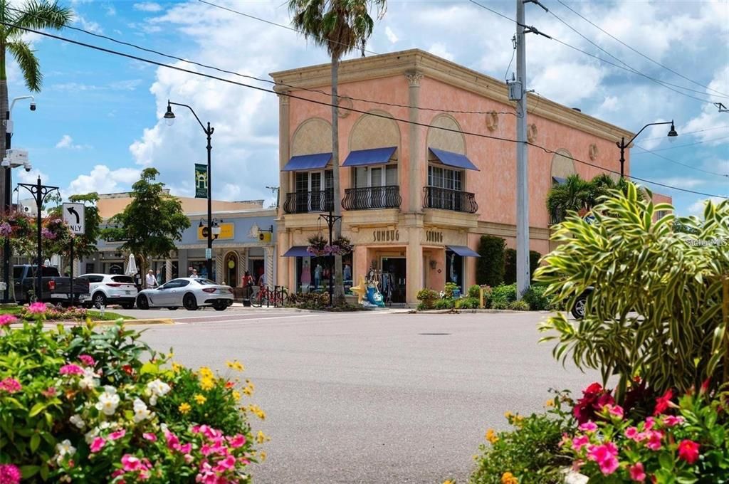 Exterior, Facade, None