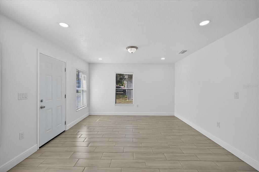 Empty room, Interior, Recessed Lighting