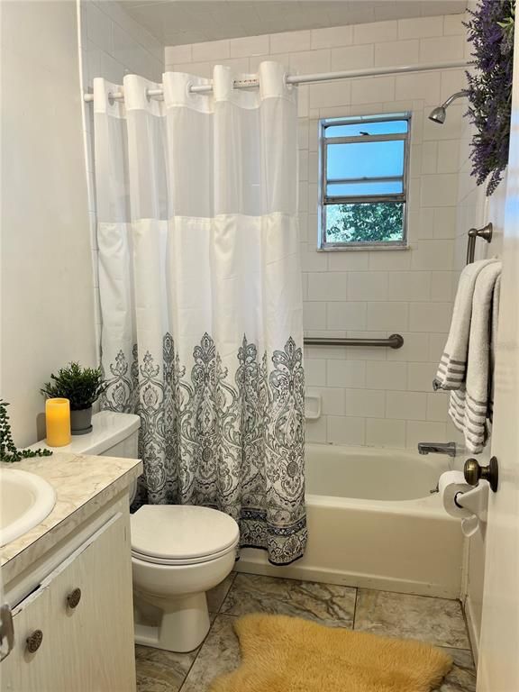 Bathroom, Interior, Tile Countertops