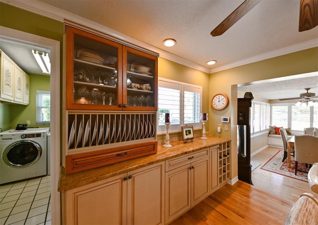 Dining room, Interior, Recessed Lighting, Washer, Wood Texture Flooring