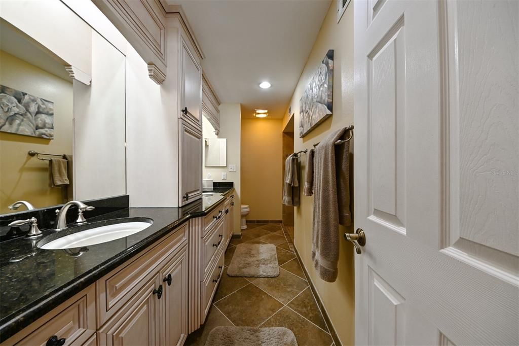 Bathroom, Dual Sink Vanities, Interior, Recessed Lighting