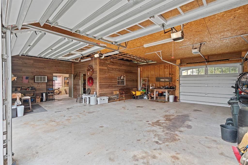 Garage, Interior, Wooden Walls