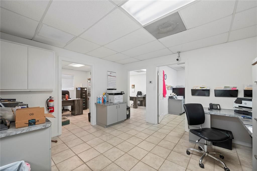 Home Office, Interior