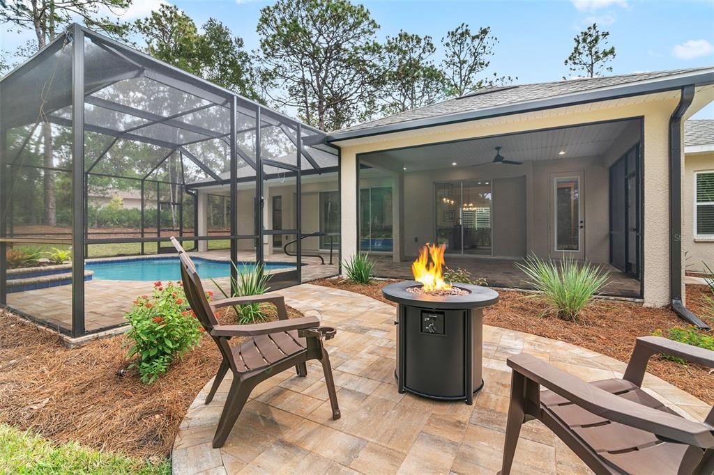 Exterior, Pool, Sun Room