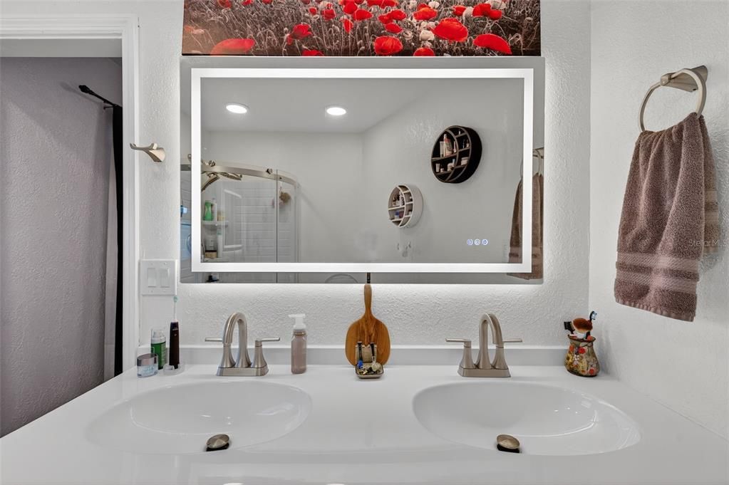Bathroom, Dual Sink Vanities, Interior, Recessed Lighting
