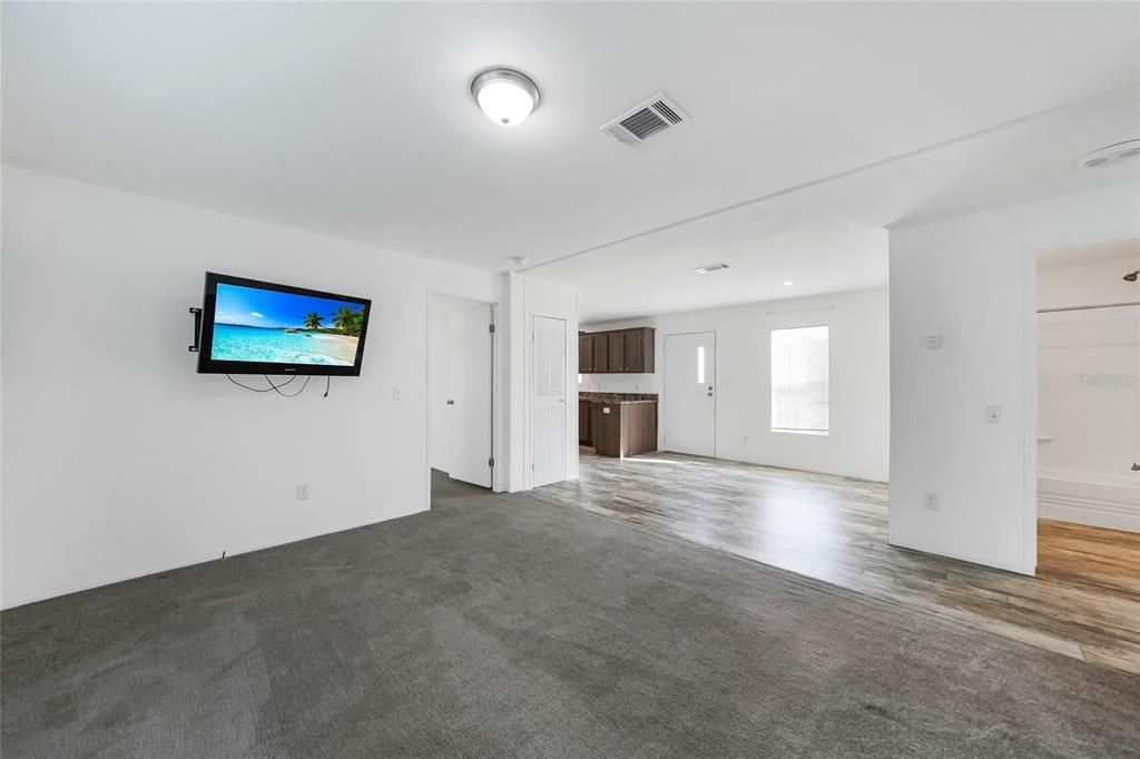 Empty room, Interior, Recessed Lighting, Wood Texture Flooring