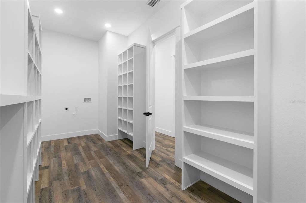 Interior, Recessed Lighting, Walk-in Closets, Wood Texture Flooring