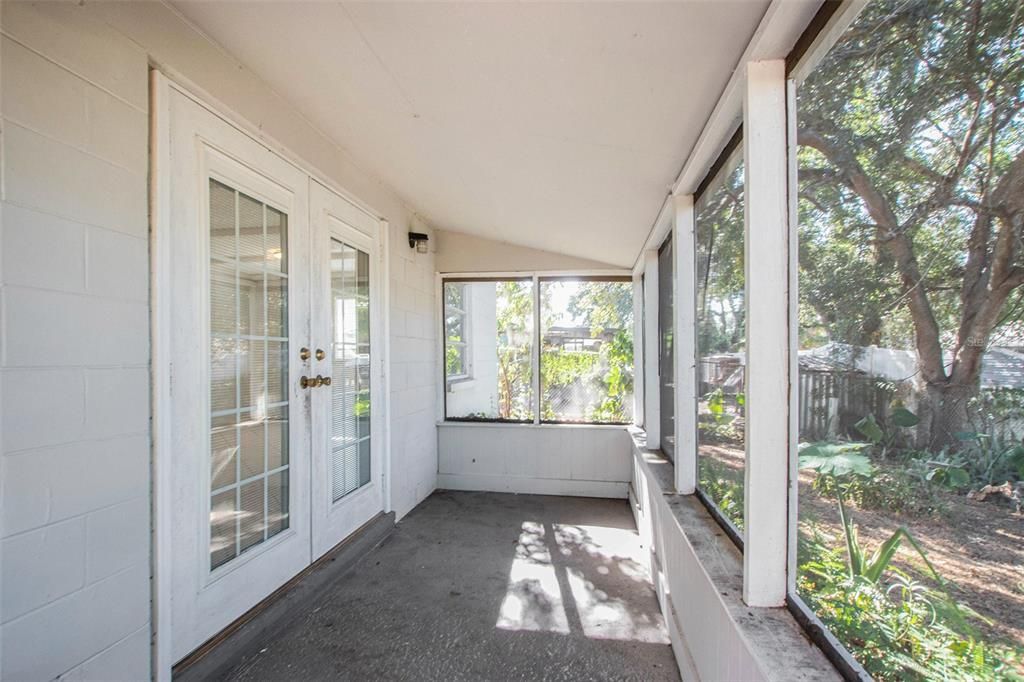 Empty room, Interior, Sun Room