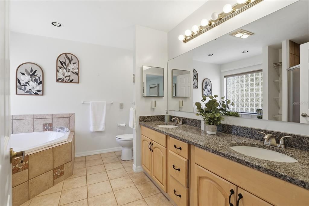 Bathroom, Dual Sink Vanities, Interior, Recessed Lighting