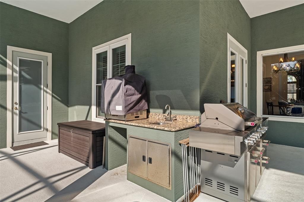 Chandelier, Interior