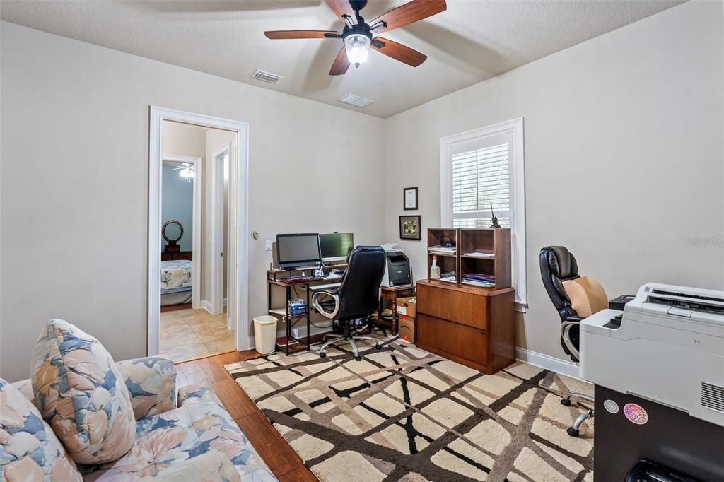 Home Office, Interior