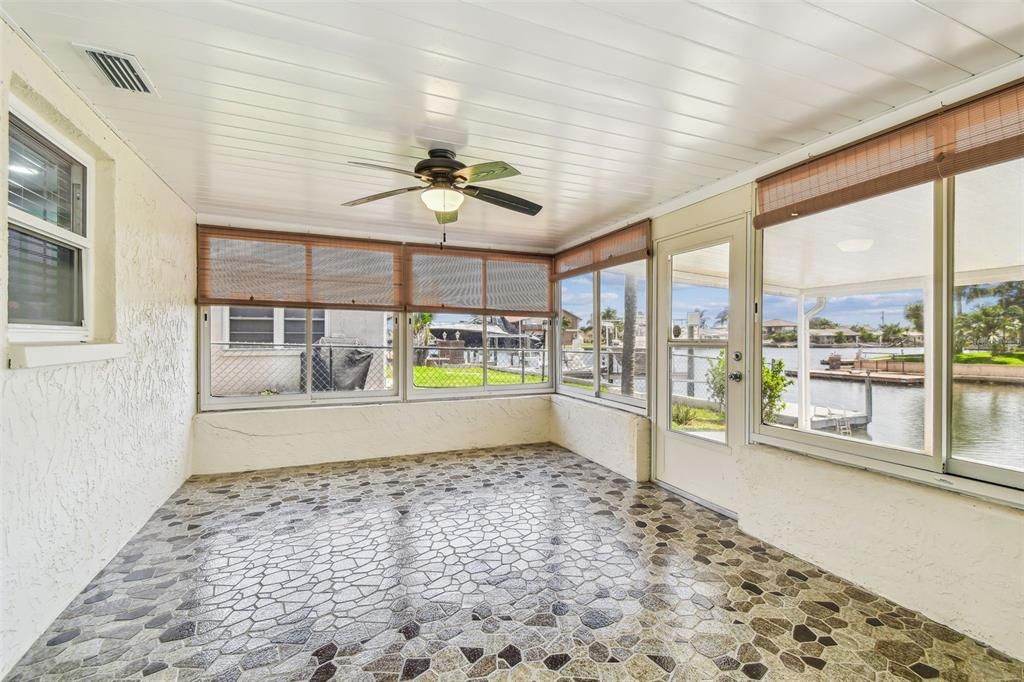 Interior, Sun Room, Water