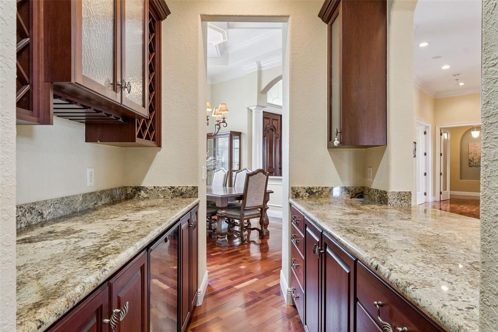 Dining room, Interior, Kitchen, Recessed Lighting, Wood Texture Flooring