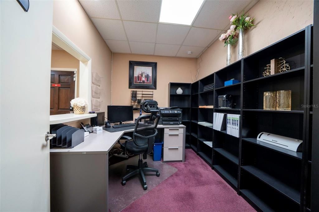 Home Office, Interior