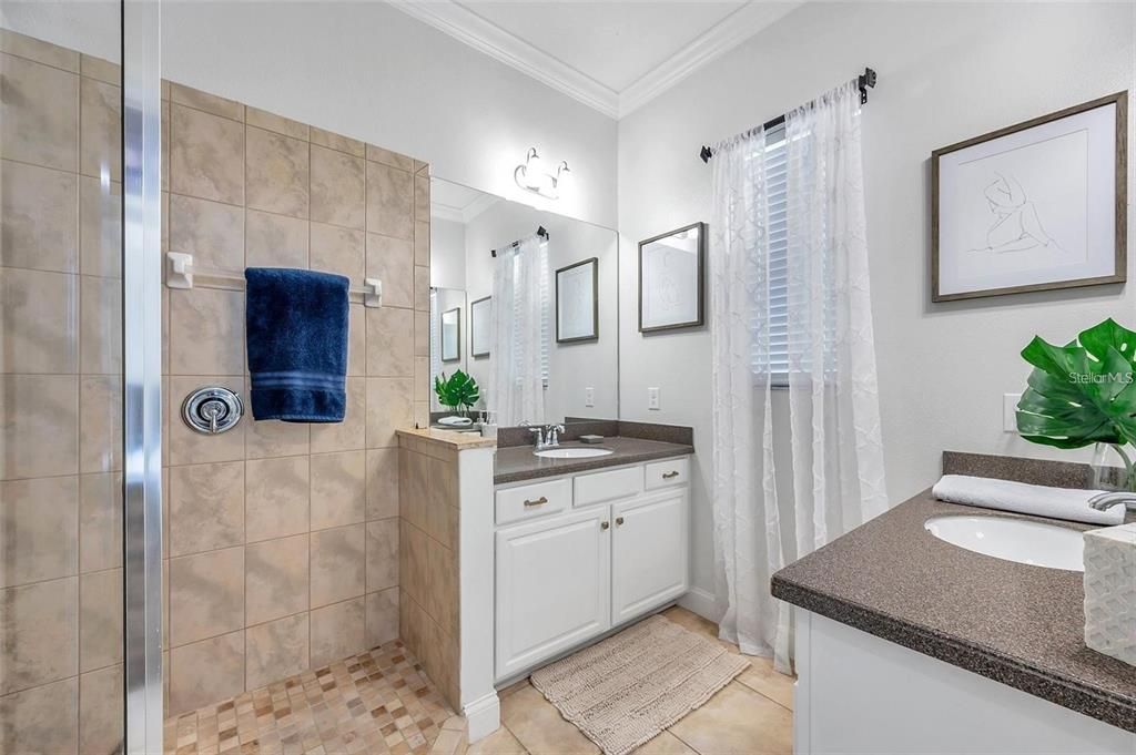 Bathroom, Dual Sink Vanities, Interior