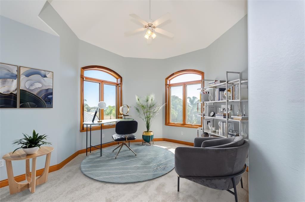 Home Office, Interior