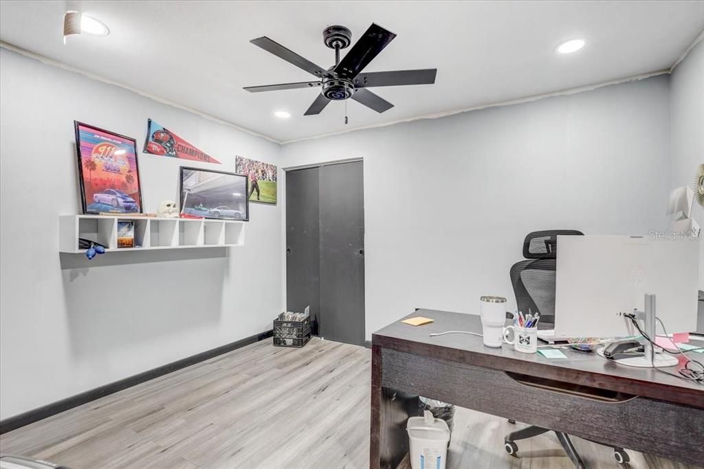 Home Office, Interior, Recessed Lighting, Wood Texture Flooring