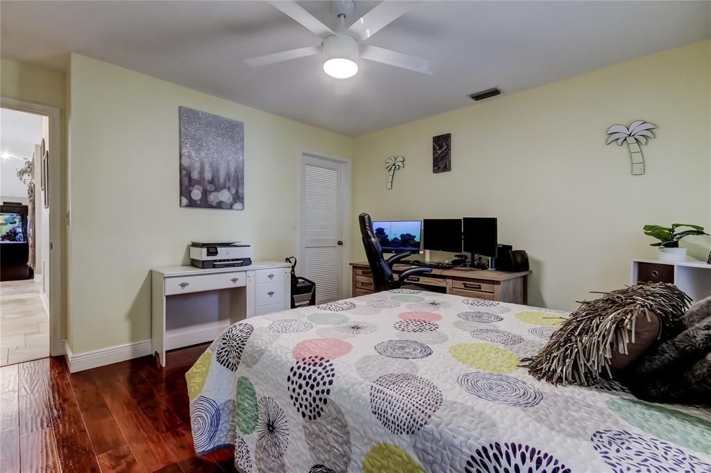 Bedroom, Home Office, Interior, Wood Texture Flooring