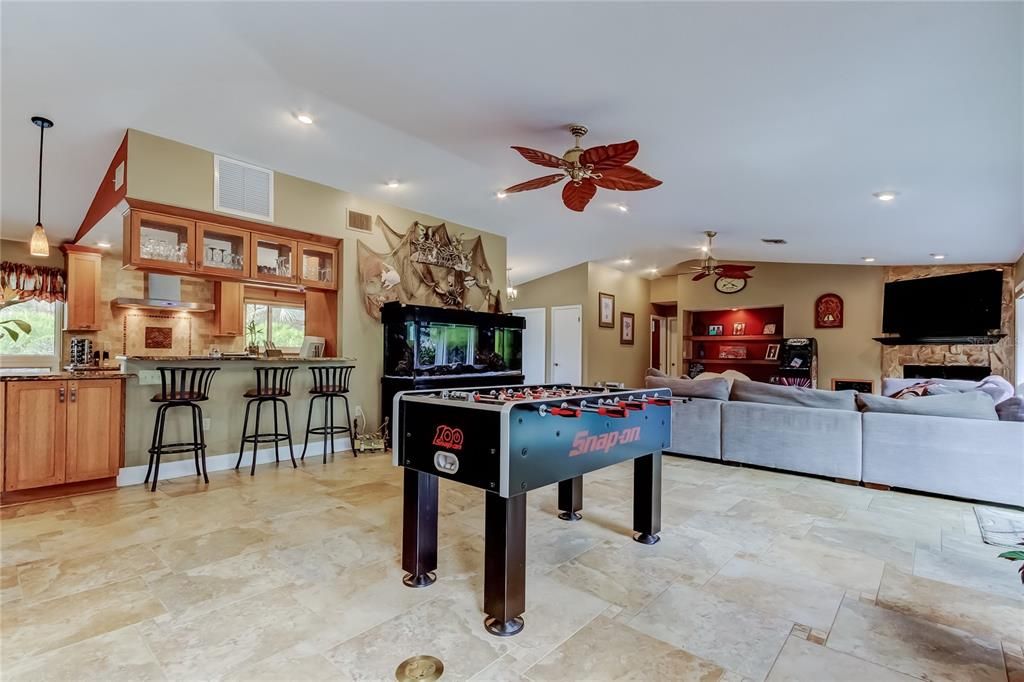 Game Room, Interior, Living room, Pendant Lights, Recessed Lighting