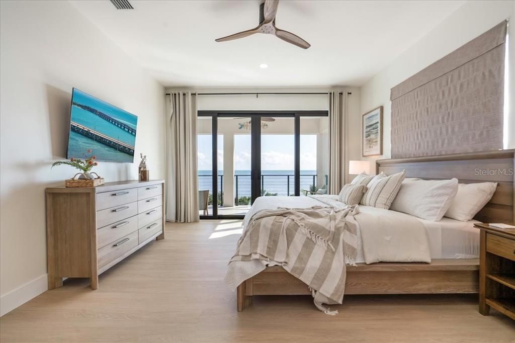 Bedroom, Interior, Recessed Lighting, Water, Wood Texture Flooring