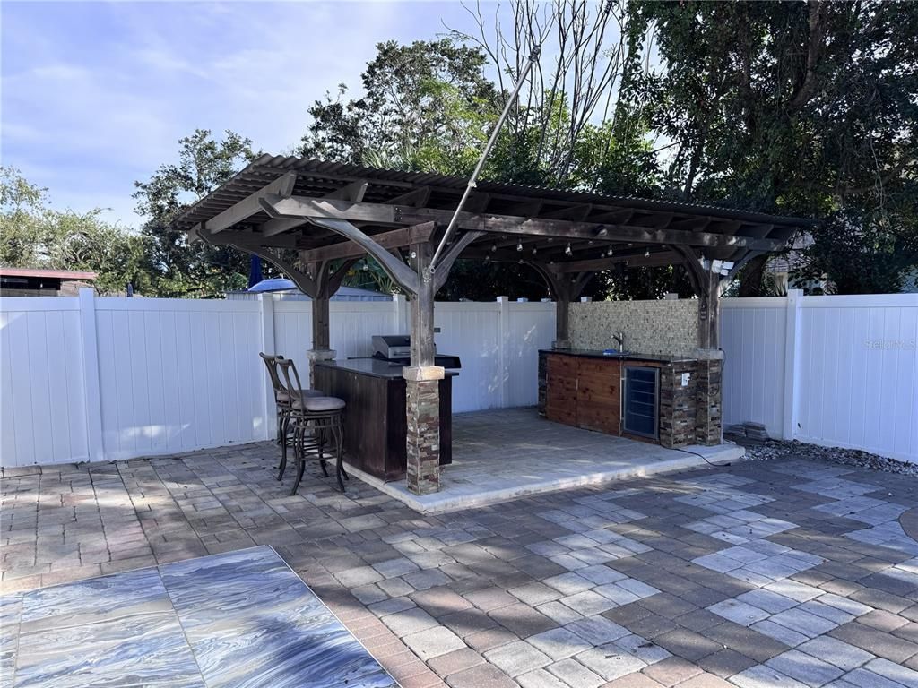 Exterior, Outdoor Kitchen