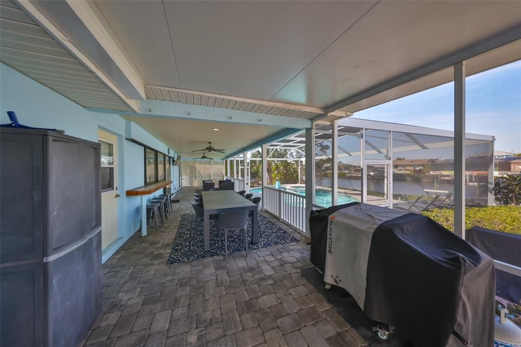 Exterior, Interior, Sun Room, Water