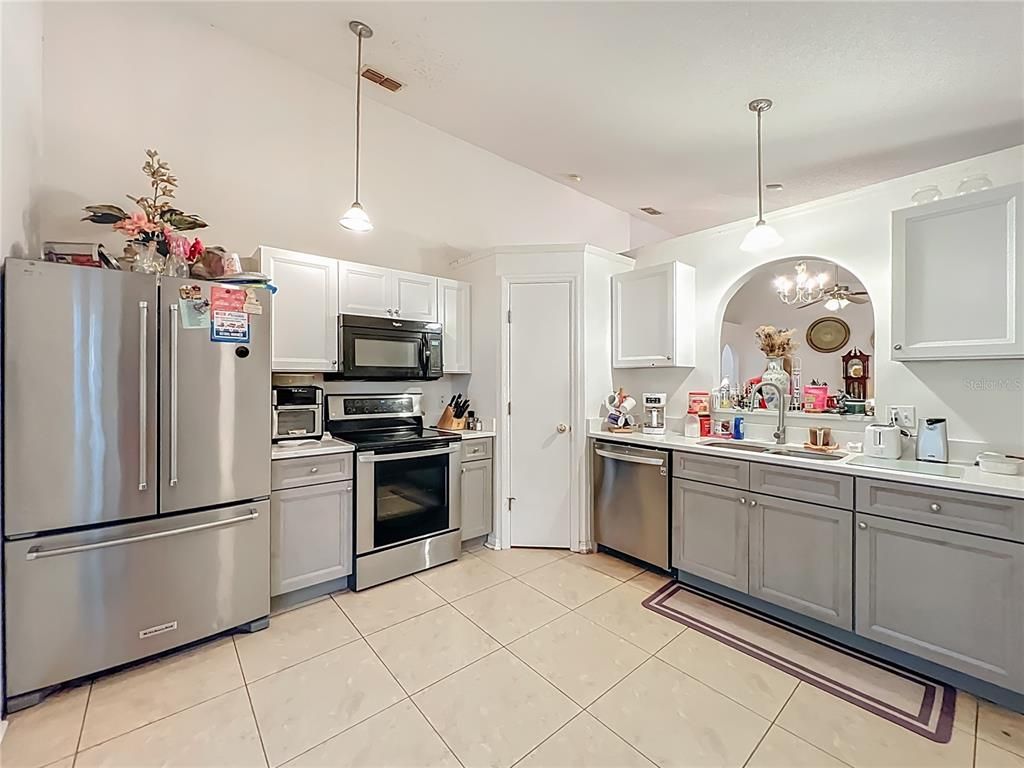 Interior, Kitchen, Pendant Lights, Stainless Steel Appliances