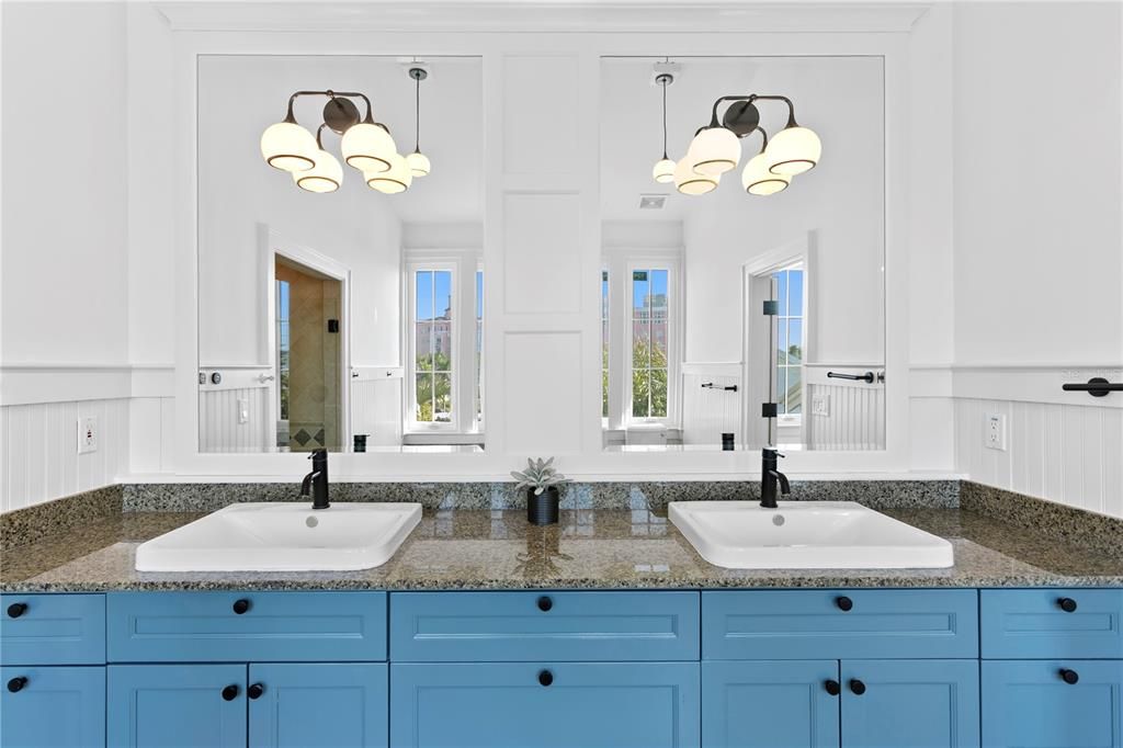 Bathroom, Dual Sink Vanities, Interior