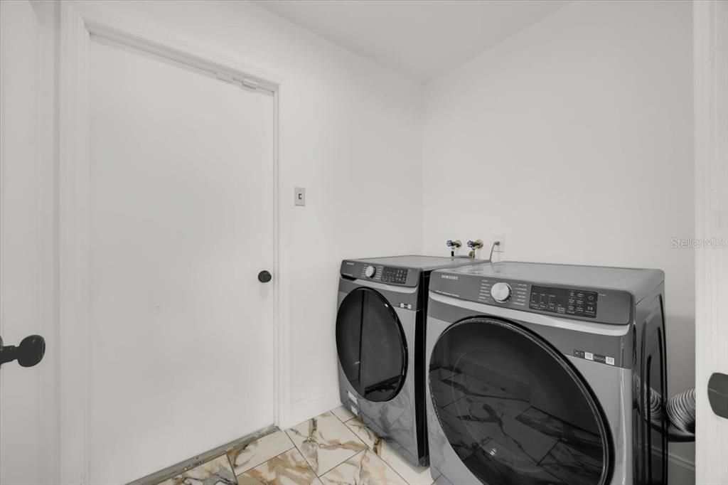 Interior, Washer