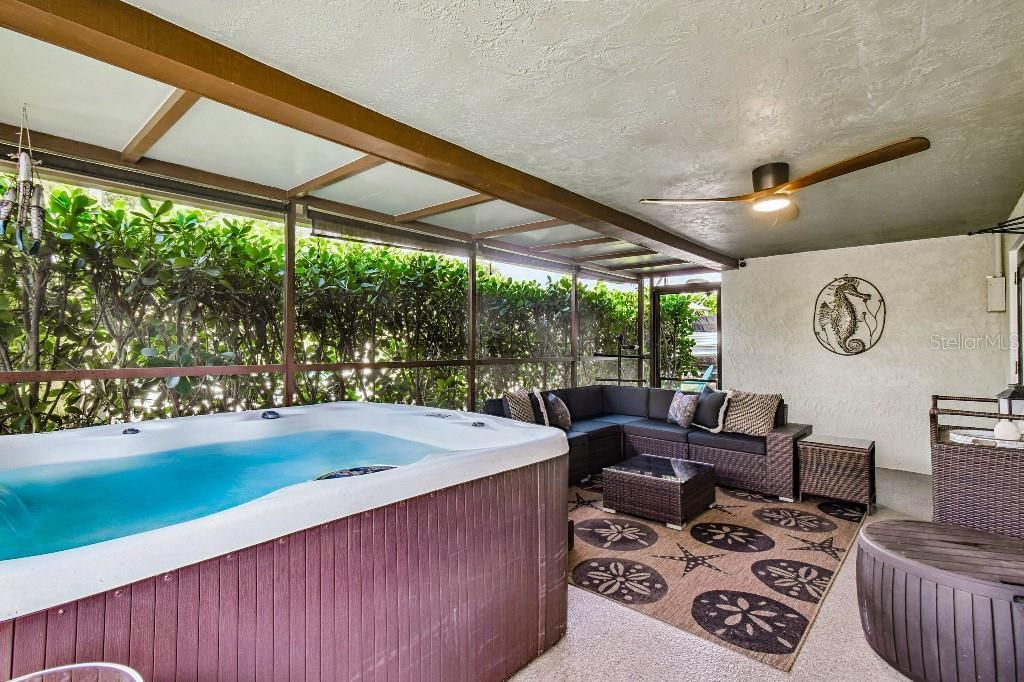 Hot Tub, Interior, Sun Room