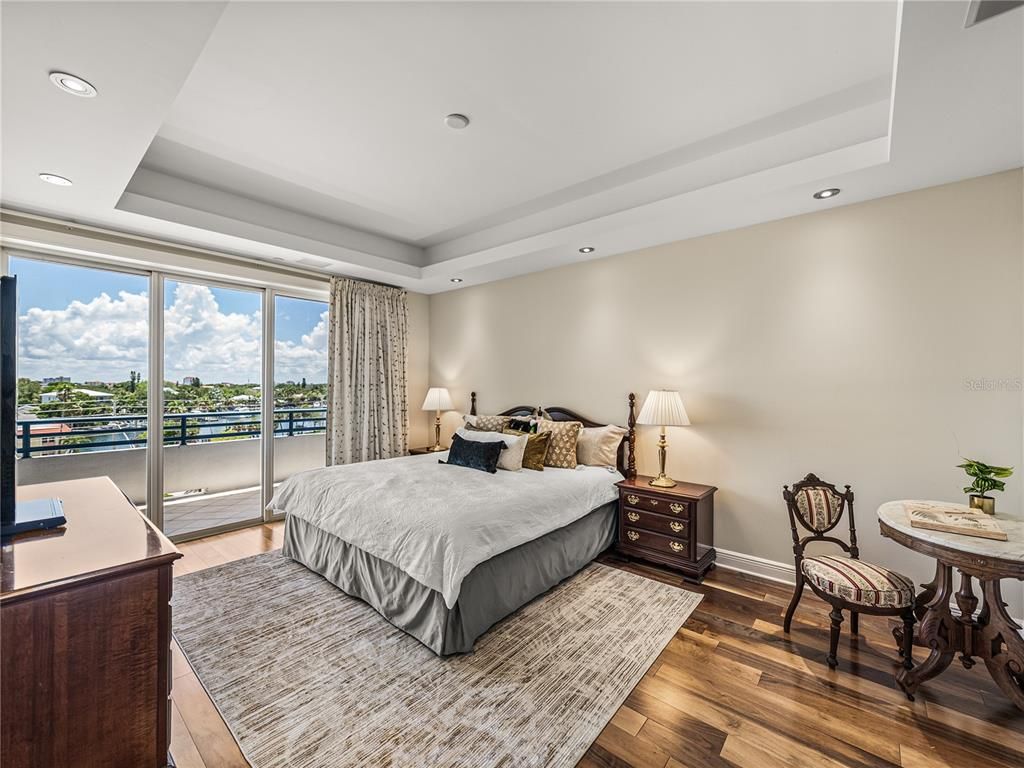 Bedroom, Interior, Recessed Lighting, Water, Wood Texture Flooring