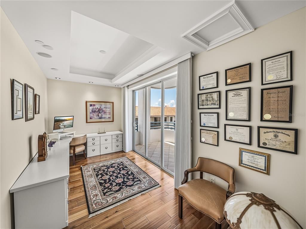 Home Office, Interior, Recessed Lighting, Wood Texture Flooring