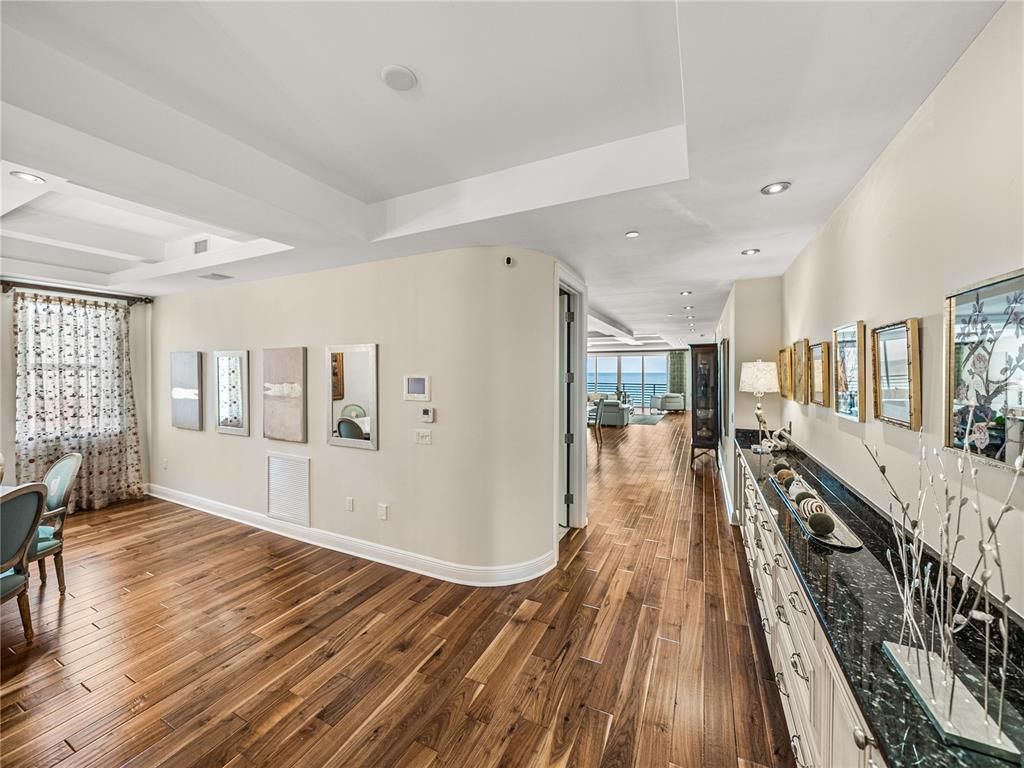 Interior, Recessed Lighting, Wood Texture Flooring