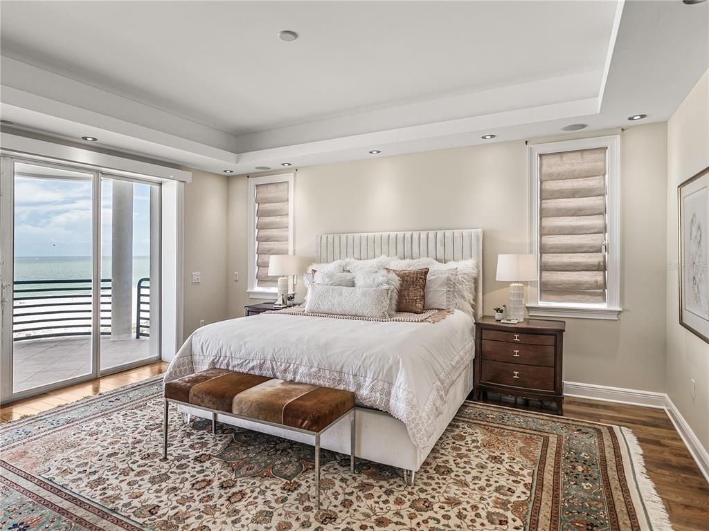 Bedroom, Interior, Recessed Lighting, Water, Wood Texture Flooring