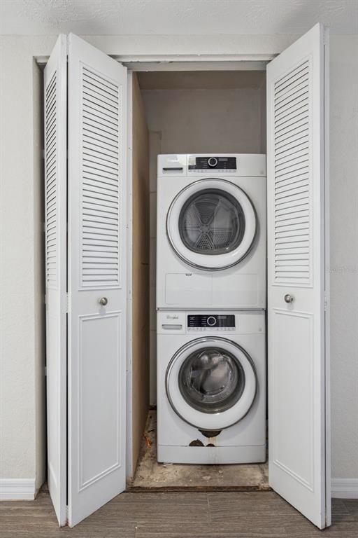 Interior, Utility Closets, Washer, Wood Texture Flooring