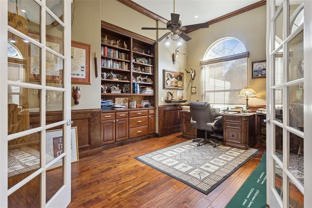 Home Office, Interior, Recessed Lighting, Wood Texture Flooring