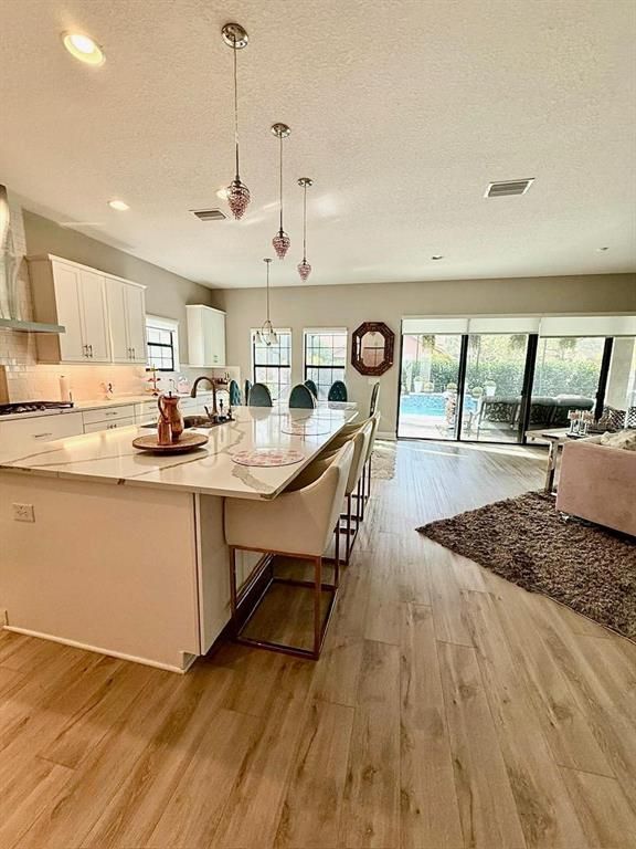 Dining room, Interior, Kitchen, Pendant Lights, Recessed Lighting, Wood Texture Flooring
